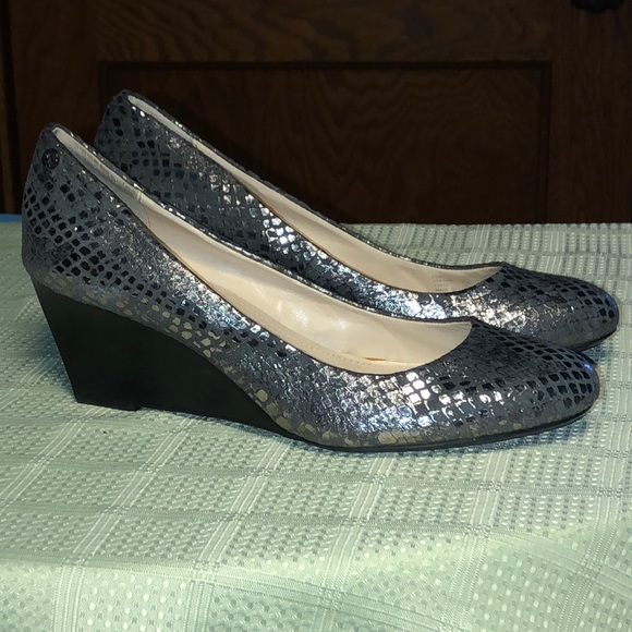 Calvin Klein Women's Silver Snake Pattern Wedges - Picture 2 of 11